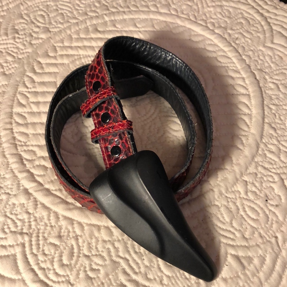 Apple Acc of NY Vintage Matte black buckle clipon cordavan snakeskin skinny belt
